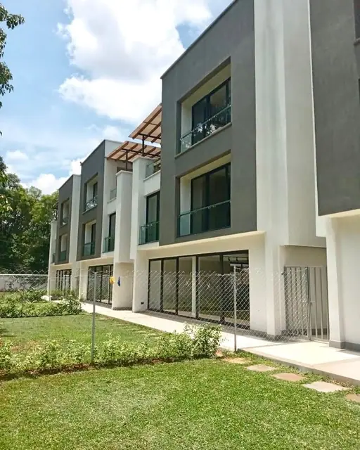 4 Bedroom Townhouse For Sale In Lavington, Nairobi Off Ndoto Road — photo 1
