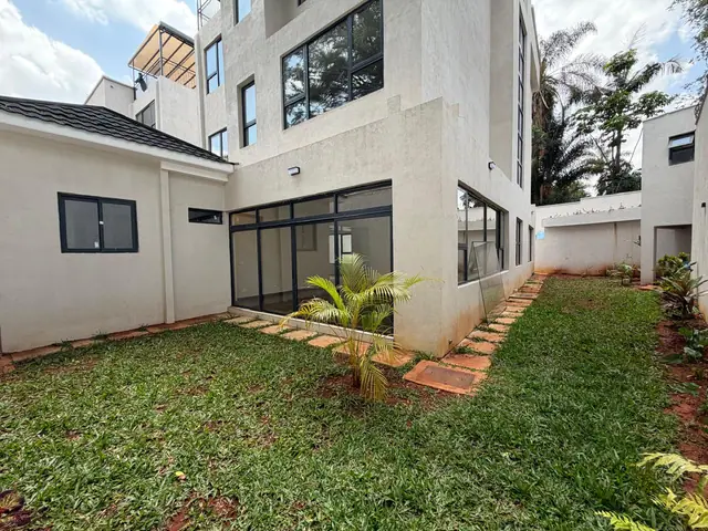 5 Bedroom Townhouse For Sale In Lavington, Manyani East Road — photo 19