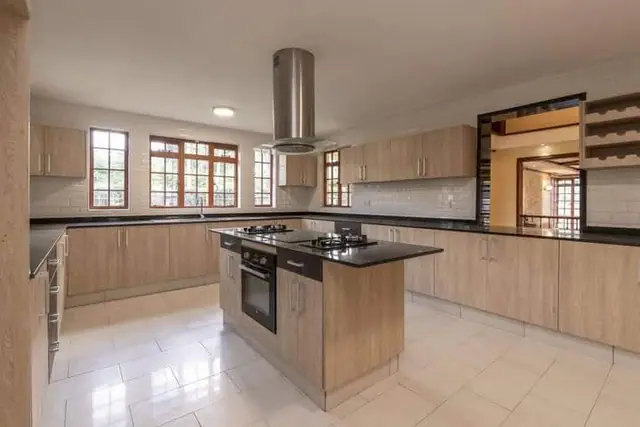 7 Bedroom Townhouse For Rent In Karen, Nairobi Windy Ridge — photo 5