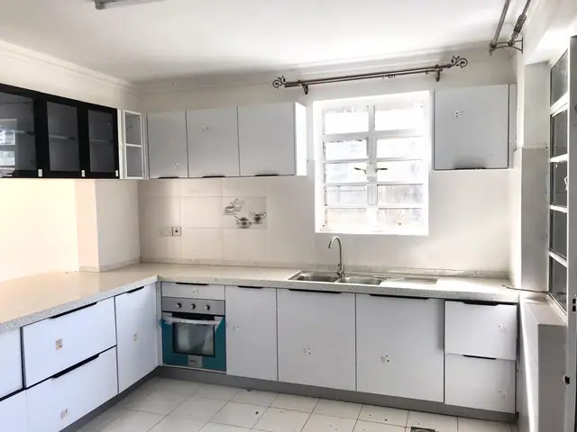 4 bedroom townhouse with DSQ for sale in Ruiru, Kiambu — photo 8