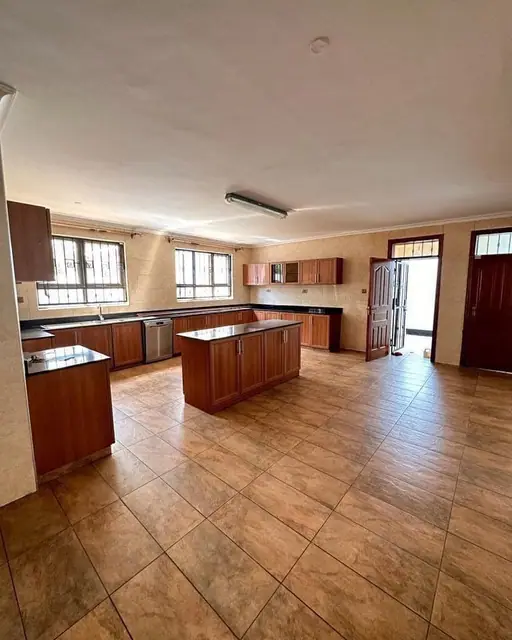 Townhouse For Rent In Karen Nairobi — photo 2