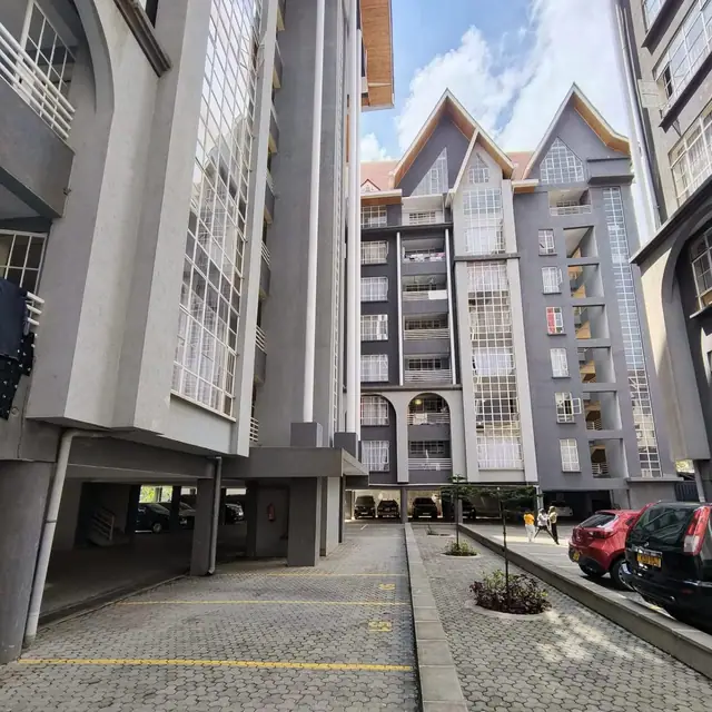 3 Bedroom Apartment For Rent In Kilimani, Nairobi — photo 1