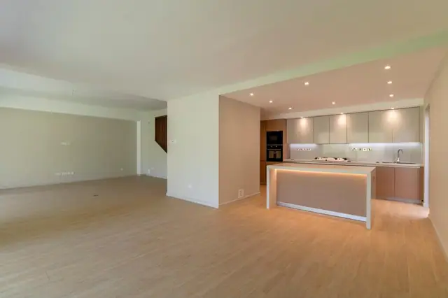 5 Bedroom Townhouse For Sale In Westlands, Spring Valley — photo 1