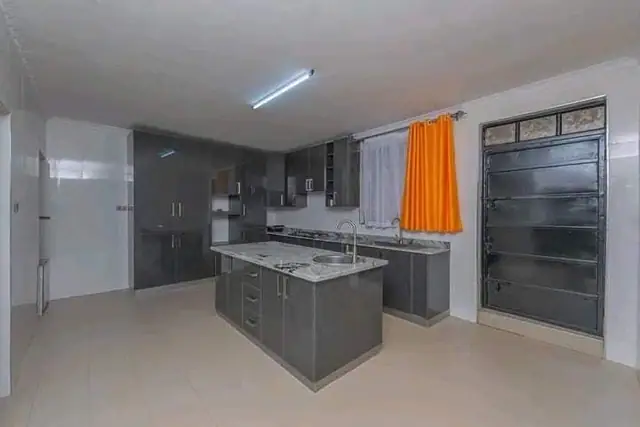 Townhouse For Sale In Karen, Nairobi — photo 2