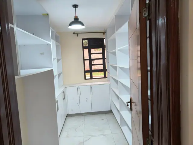 7 Bedroom Townhouse For Rent In New Kitisuru, Nairobi — photo 5