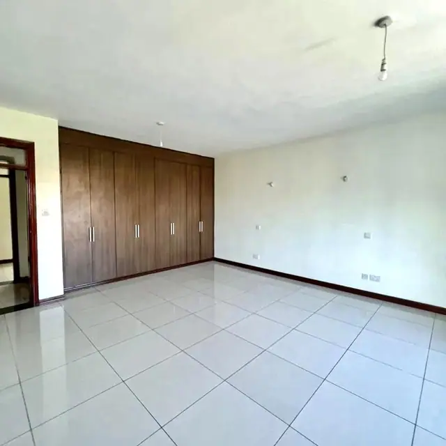 Lady In White – 3 & 4 bedroom Apartment For Rent in Westlands, 4 Rhapta Road, Nairobi — photo 9