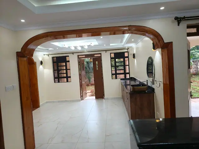 7 Bedroom Townhouse For Rent In New Kitisuru, Nairobi — photo 3