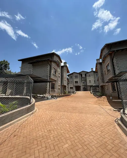 5 Bedroom Villa For Rent In Lavington, Mbabane Road — photo 1