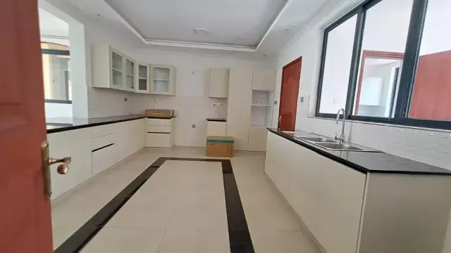 5 Bedroom Townhouse For Rent In Lavington, Nairobi — photo 6