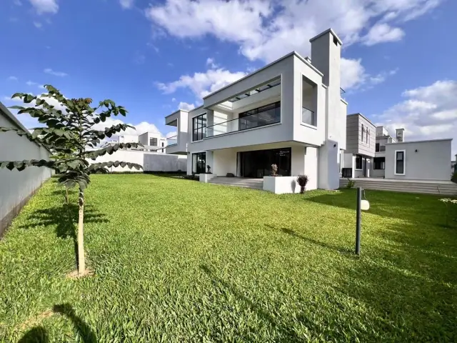 5 Bedroom Villa For Sale In Runda — photo 1