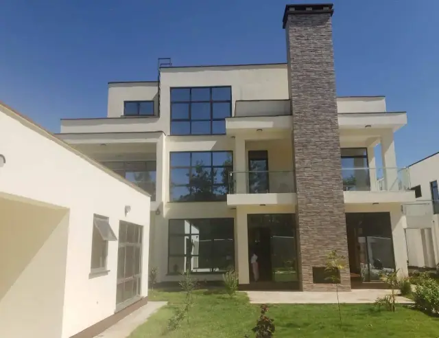 5 Bedroom Townhouse For Rent In Karen, Nairobi Bogani Rd — photo 1