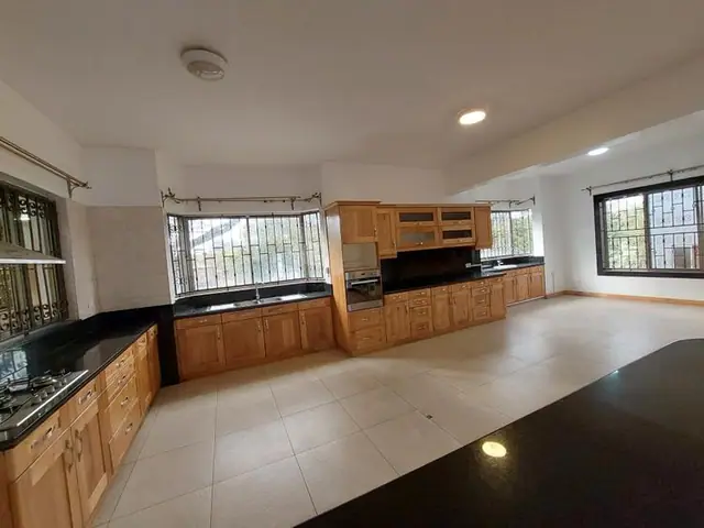 5 Bedroom Townhouse For Sale In Parklands, Nairobi Off Ring Road — photo 13