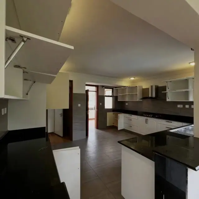 4 Bedroom Villa For Rent In Lavington — photo 15
