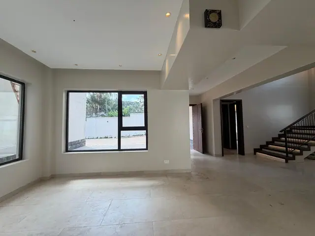 5 Bedroom Townhouse For Sale In Lavington, Manyani East Road — photo 16