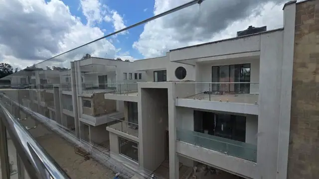5 Bedroom Villa For Sale In Lavington, Convent Dr — photo 7