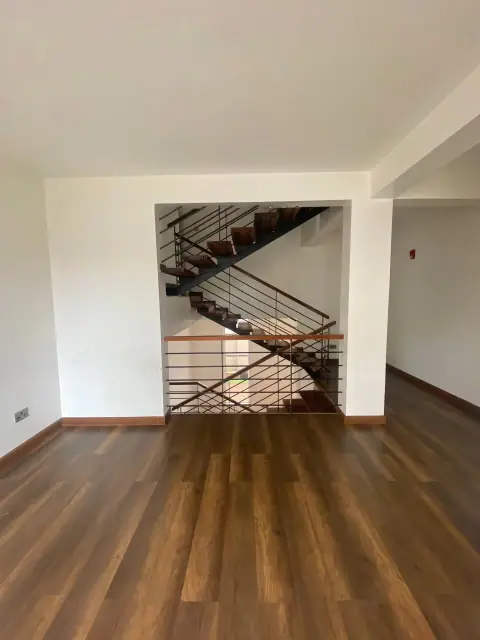 4 Bedroom Villa For Rent In Lavington — photo 5