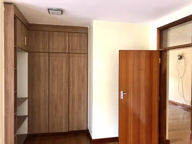 5 Bedroom Townhouse For Rent In Lavington — photo 11
