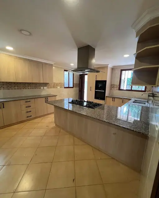 5 Bedroom Townhouse For Sale In Westlands, Spring Valley — photo 12