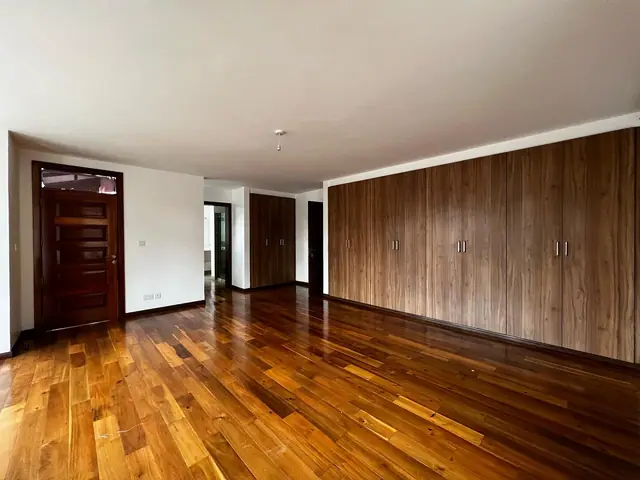 5 Bedroom Townhouse For Sale In Lavington off Convent Dr — photo 11