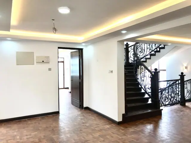 6 Bedroom Townhouse For Rent In Karen, Nairobi, Ndege Rd — photo 6