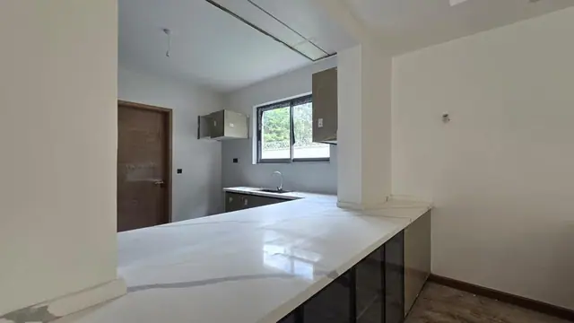 5 Bedroom Villa For Sale In Lavington, Convent Dr — photo 4