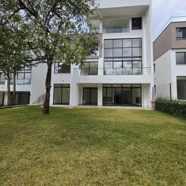 6 Bedroom Villa For Rent In Kitisuru — photo 1