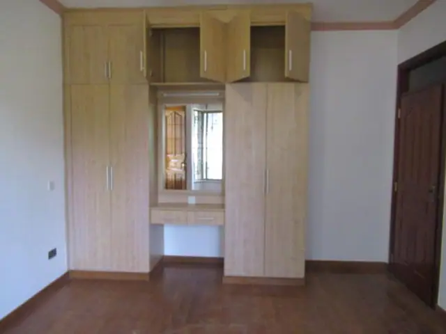 5 Bedroom Townhouse For Sale In Parklands, Nairobi Off Ring Road — photo 17