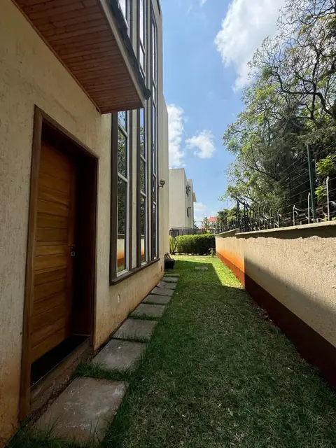 5 Bedroom Townhouse For Sale In Lavington, Ndoto Rd — photo 5