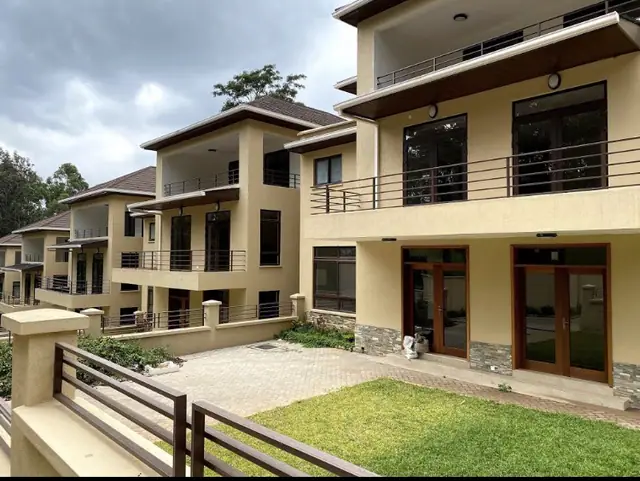 5 Bedroom Townhouse For Rent In Lavington, Chalbi Drive — photo 1