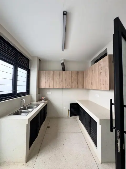 5 Bedroom Townhouse For Sale In Kyuna, Westlands — photo 8